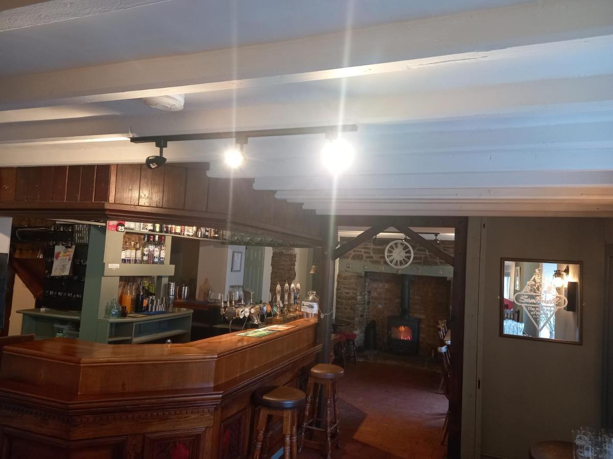 The Crown Inn Wentnor Exterior photo